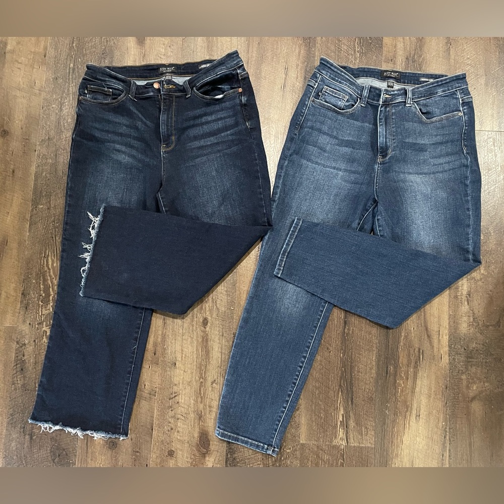 2 Pair Like New Judy Blue Cropped Denim Jeans 15/32